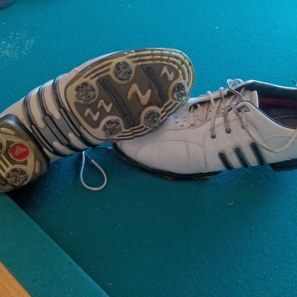 Adidas golf shoes size 9 1/2